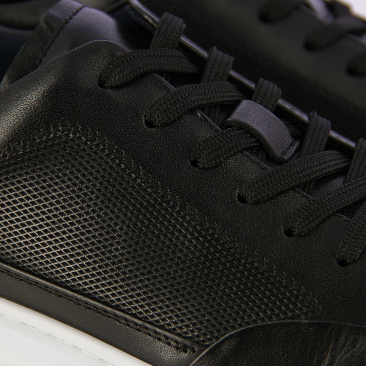 Refined Leather Low-Top Sneaker -Black - Image 4